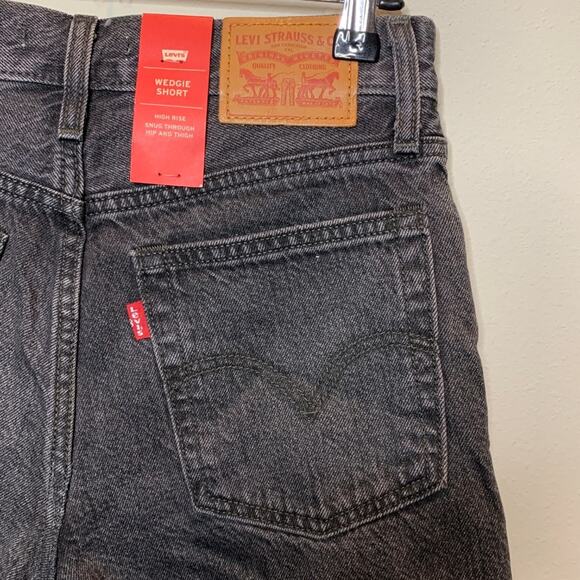 NWT Levis Wedgie Fit Bling Bling‎ High Rise Shorts - Picture 4 of 8